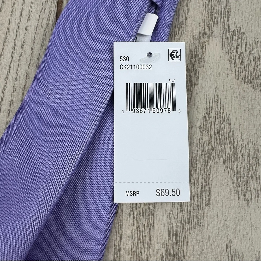 588 - Calvin Klein Tie 530 Lilac Purple CK21100032 Silk Blend MSRP $69.50